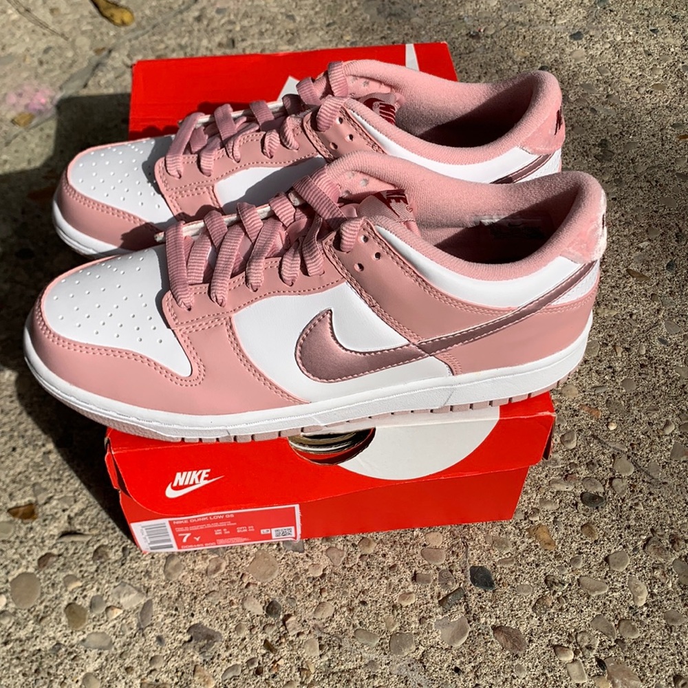 NEW Nike Dunk Low Pink Velvet Size 7Y /8.5 Women Pink Glaze - Picture 5 of 16